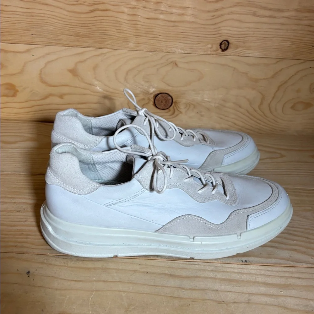 Ecco soft Cream and white sneakers‎
